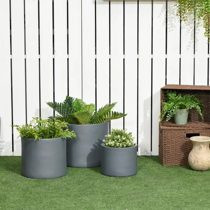 Complete guide to planting flowers in pots for beautiful and healthy container gardens.